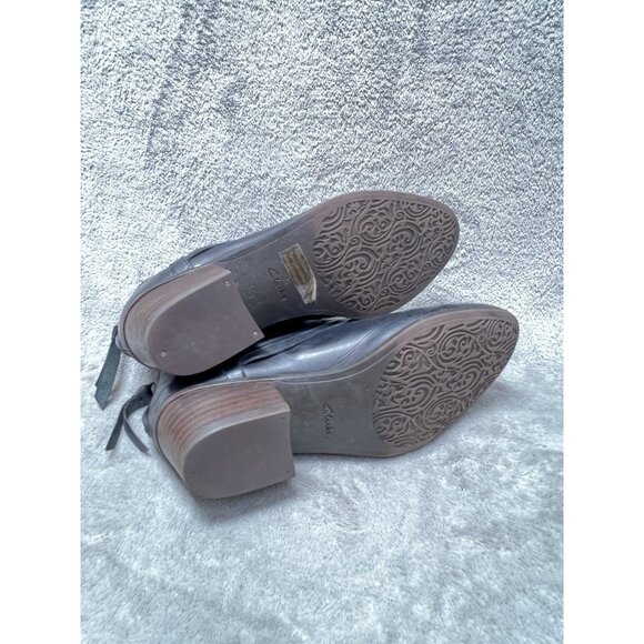 Clarks Women’s 5.5 Spye Celeste Black Leather w/fringe & Back Zip Ankle Boots - Picture 8 of 8